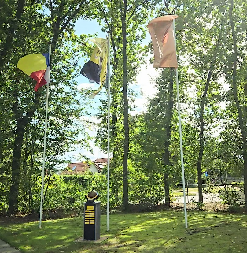 Herinneringsmonument overleden ereleden.