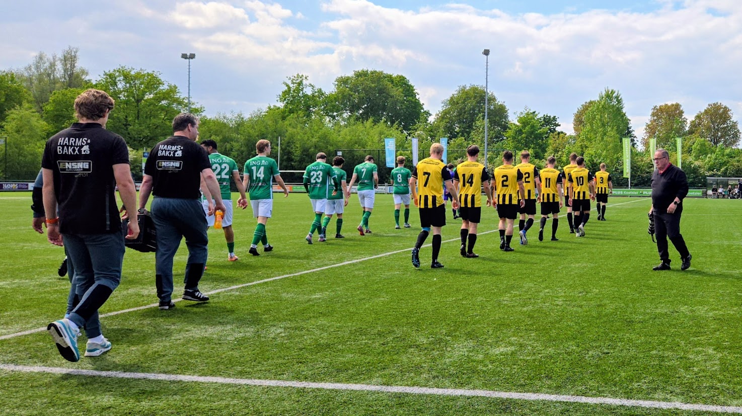 HEERDE EN GROEN WIT '62 SPELEN TERECHT GELIJK