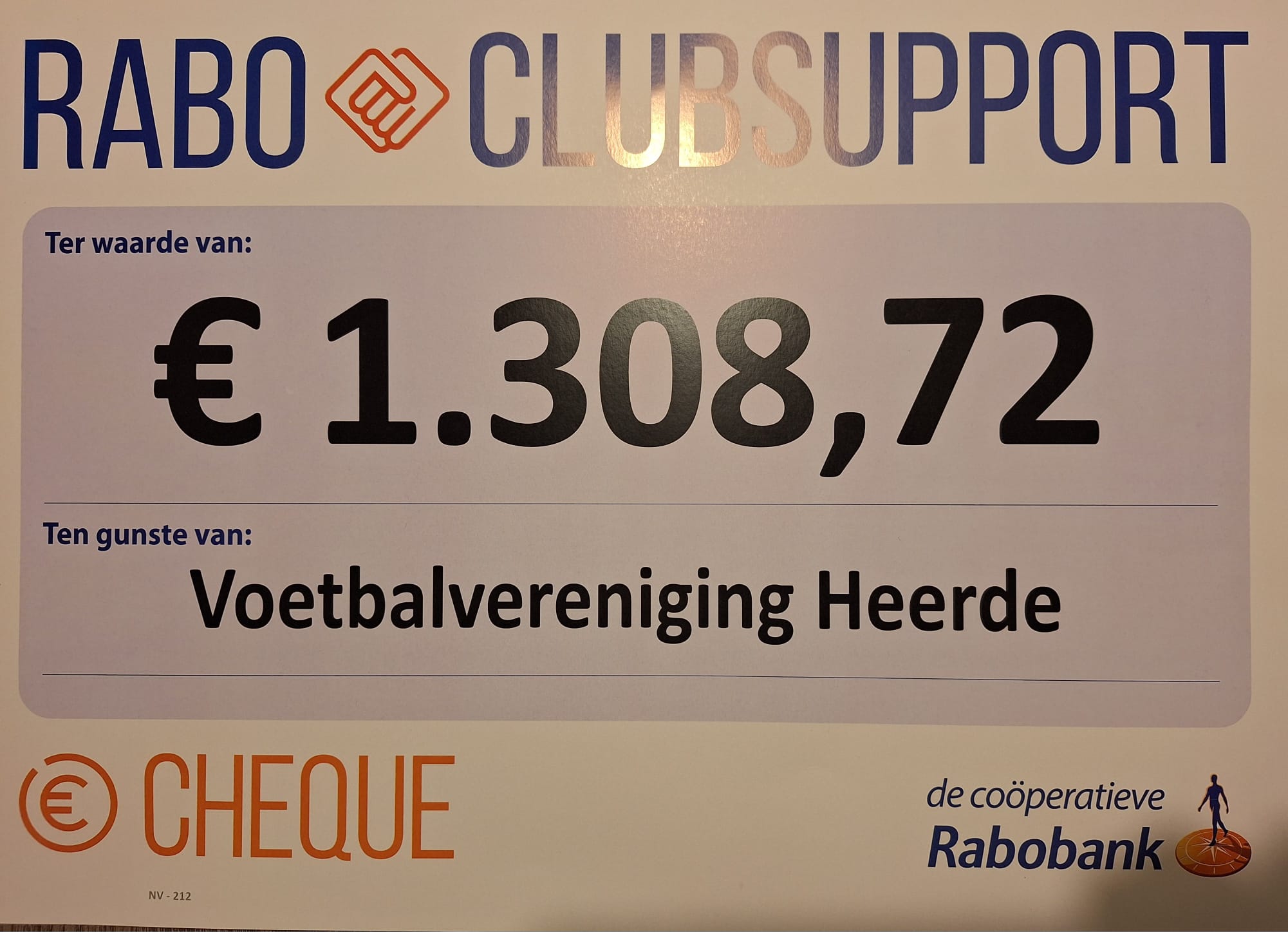 VV HEERDE ONTVANGT CHEQUE VIA RABO CLUBSUPPORT